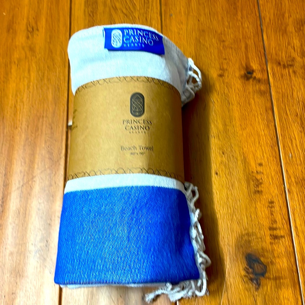 NEW! Princess Casino Hearts Beach Towel 40” x 70” - 100% woven cotton